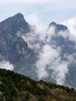 我们曾经翻过山和大海歌词